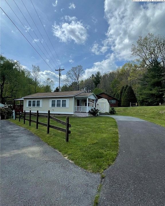 1st image of 214 Tanager Lane