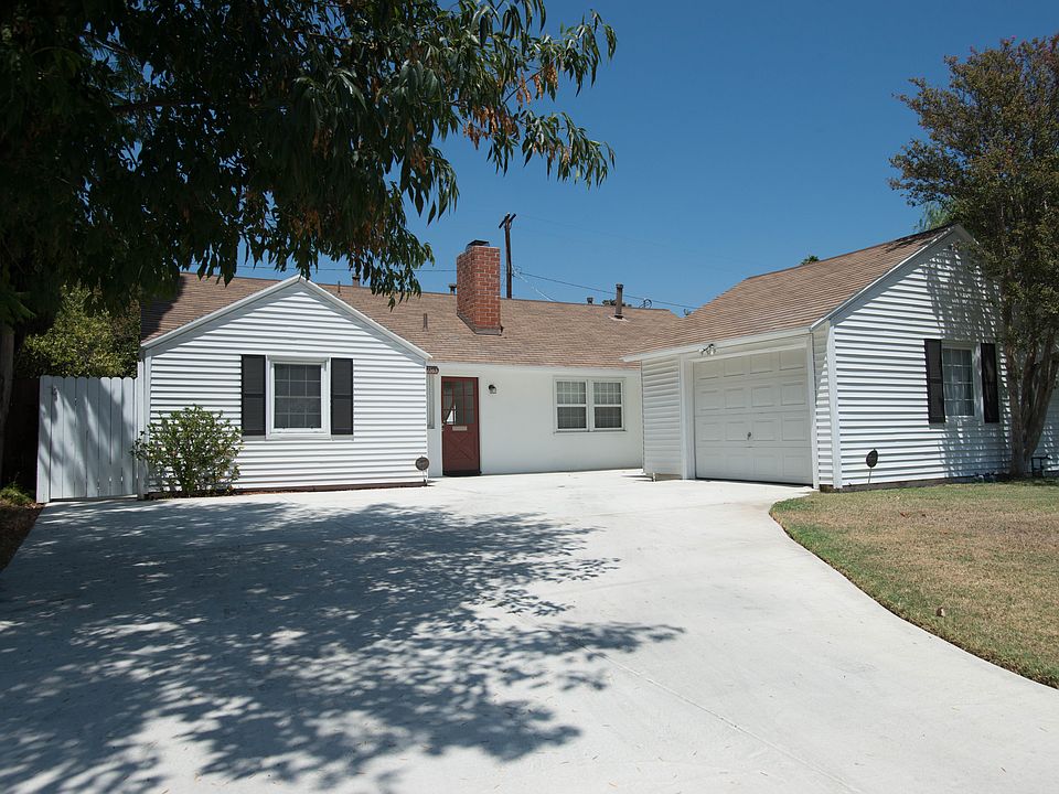1st image of 17563 Blythe St