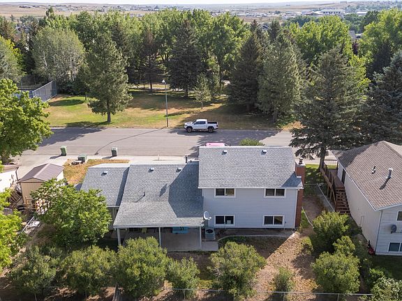5th image of 951 Riverbend Dr