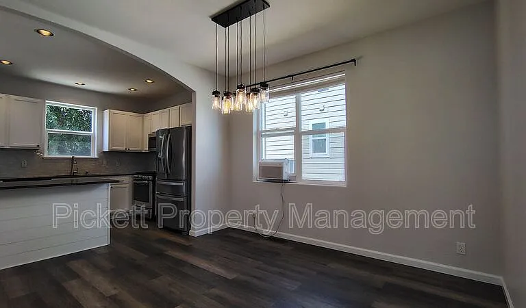 147 N Wycoff Ave — Photo 6