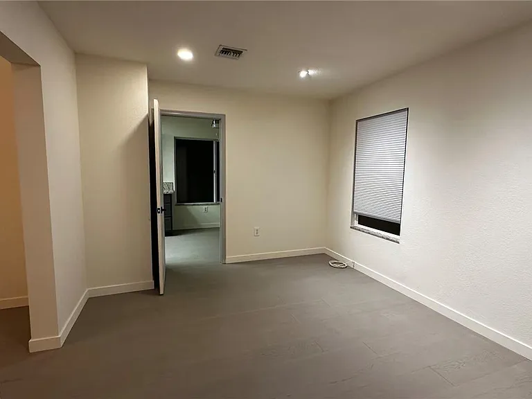 2716 Legend Dr — Photo 11