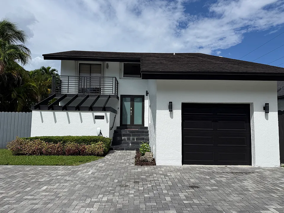 414 SW 89th Pl