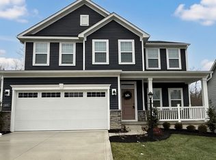6035 Woodland Bend Dr, North Royalton, OH 44133