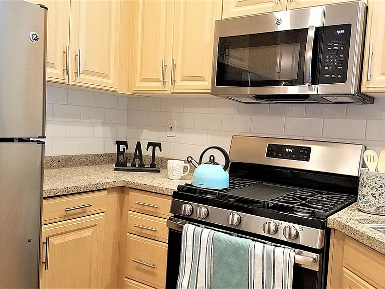 Via Ventura Apartments — Photo 14