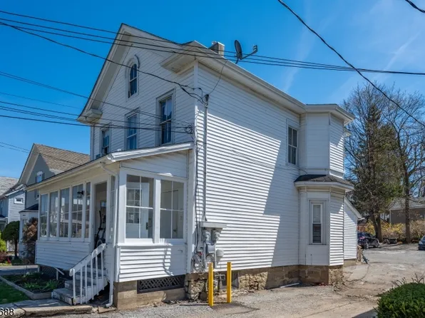 45 Madison St, Newton Town, NJ 07860