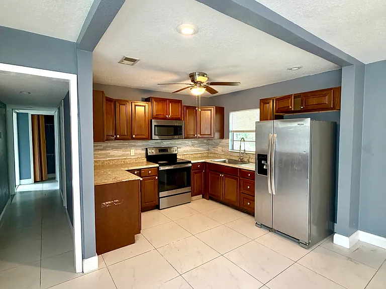 5415 Lori Dr S — Photo 2