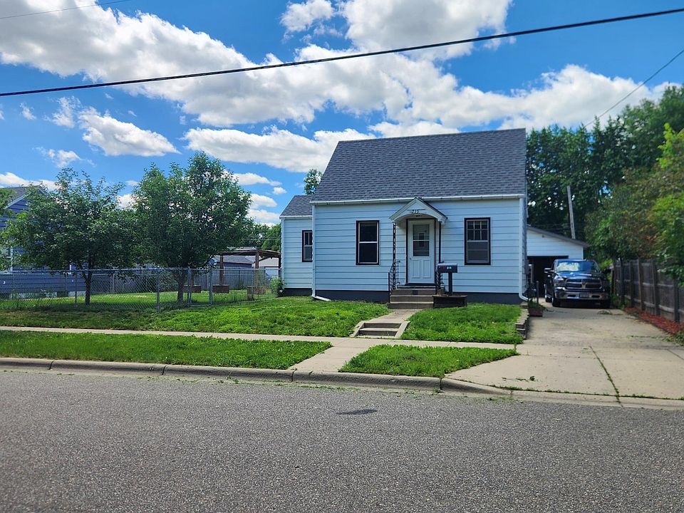 1st image of 215 30th Ave N