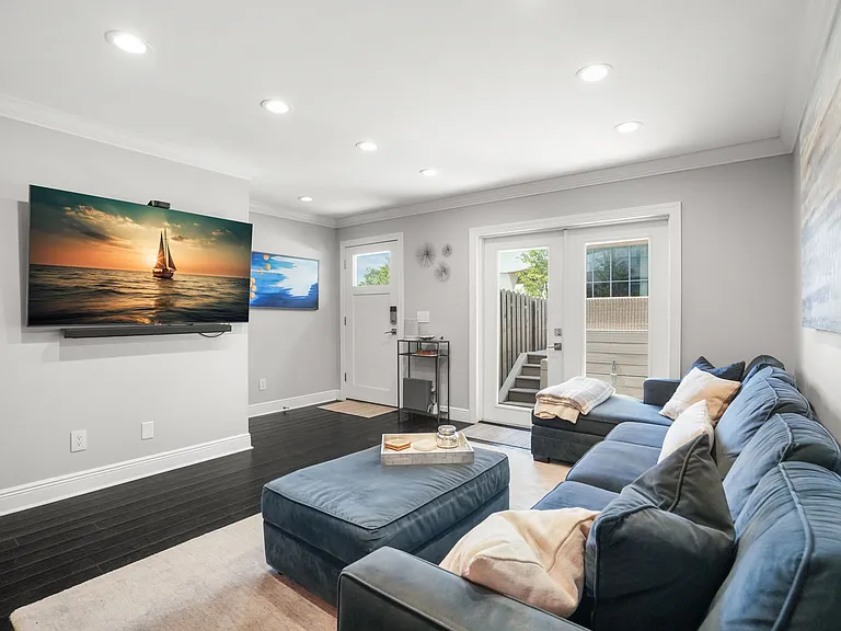 2925 W Santiago St — Photo 15