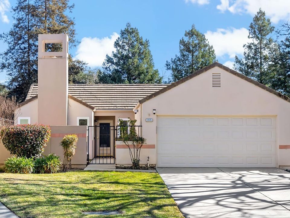 1st image of 1315 Kelly Park Cir