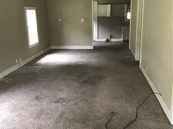 3rd image of 1212 N Belleview Pl