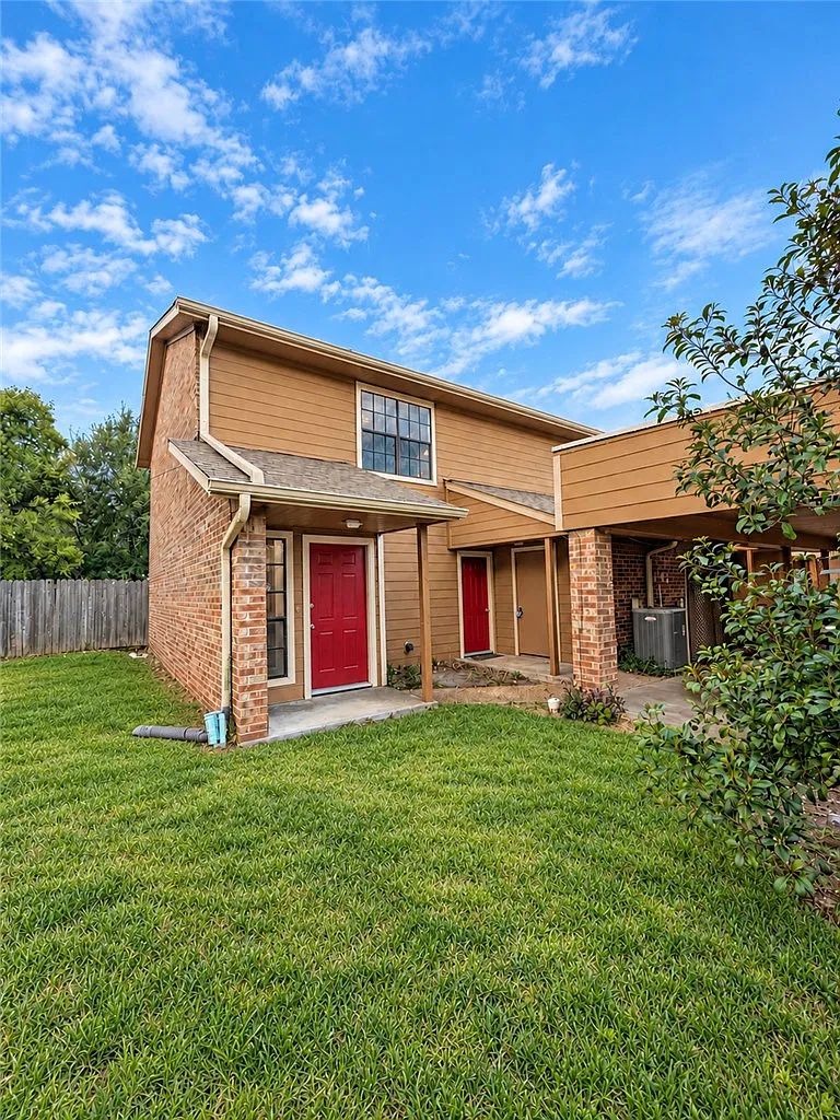2 bed, 2.5 bath, 1196 sqft, $1,500 — Photo 1