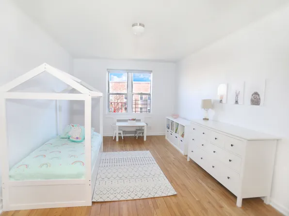 920 East 17th Street image 1 of 7