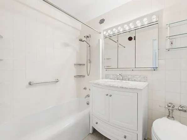 40 East 78th Street image 3 of 8