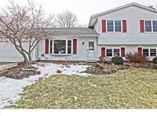 6182 Brambleside Dr, Mentor, OH 44060