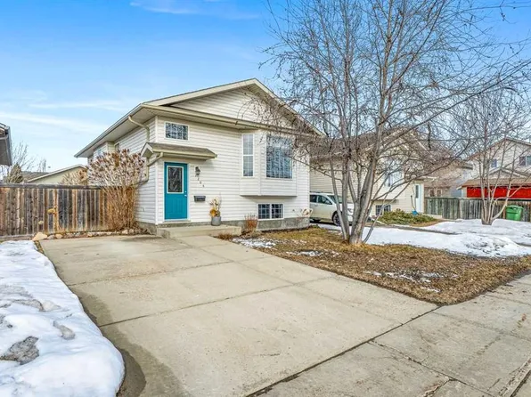 2204 E 51st Ave, Lloydminster, AB T9V 3H4