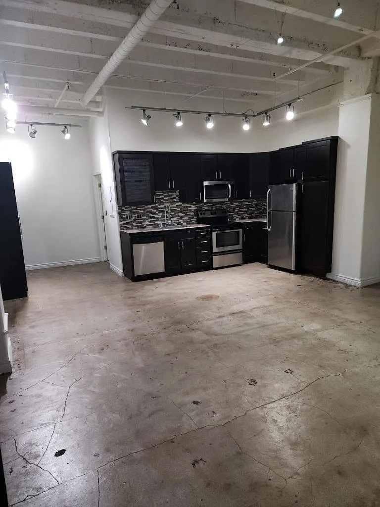 Studio, 600 sqft, $1,550 — Photo 1