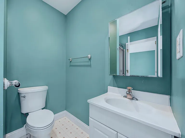 5 Comet Ct — Photo 14