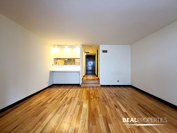4th image of 1220 N Lasalle St #4H