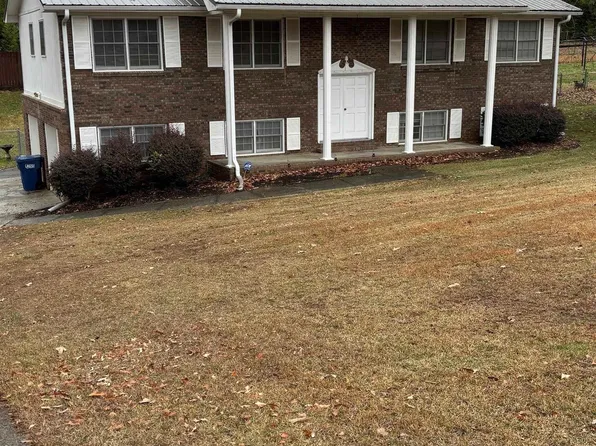 1015 Creek Trl, Anniston, AL 36206