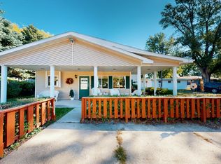 7 Lakewood Dr, Columbus, NE 68601