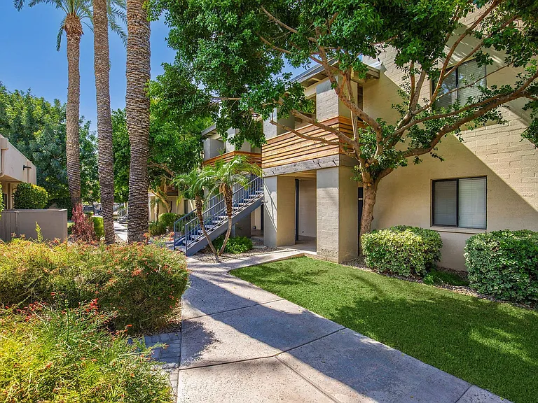 Palm Desert Apartments — Photo 26
