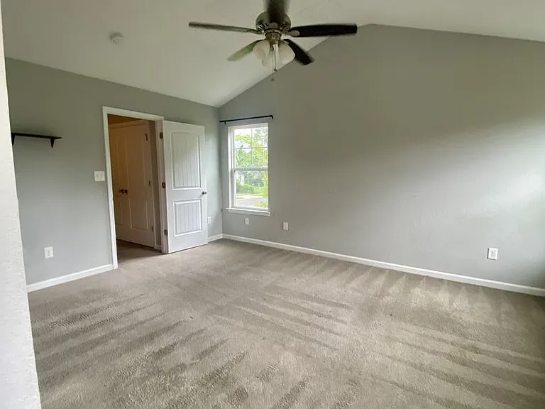 2203 Abbey Rd — Photo 13