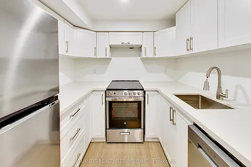 681 Dovercourt Rd Photo 1