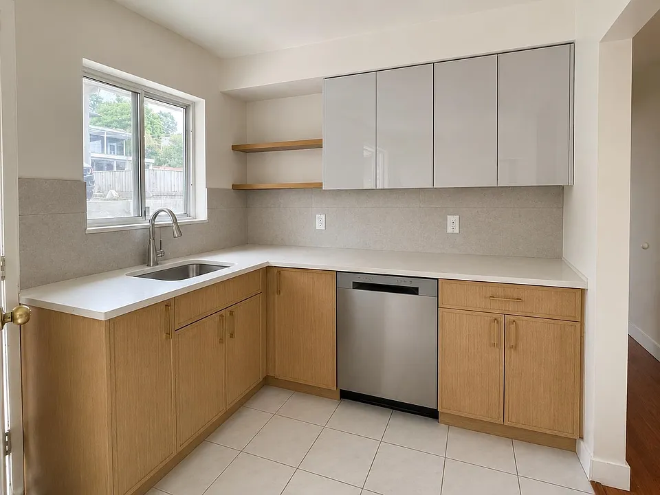 6717 Broadway #UPPER