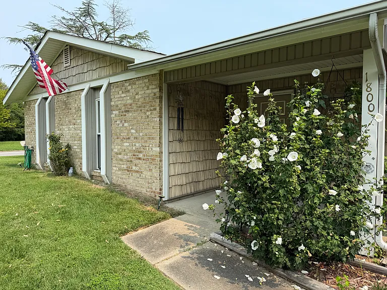 1800 Winter Park Ct — Photo 2