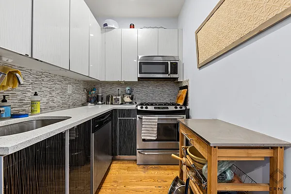 Rented by ERNY LLC | media 4