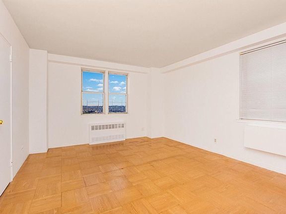 5th image of 5800 Arlington Ave APT 6W