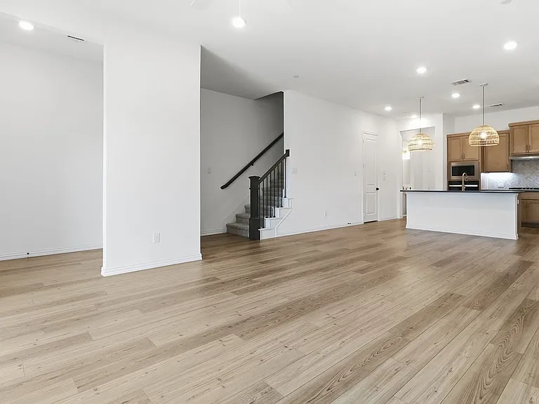 1264 Daybreak Dr — Photo 6