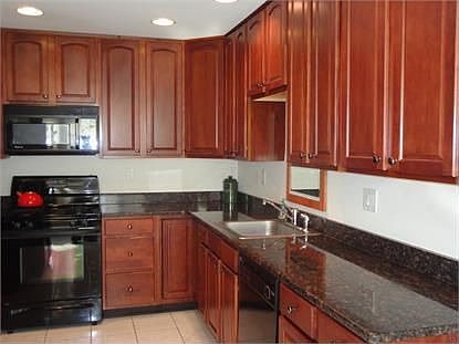 2nd image of 20 Spruce Hills Ct