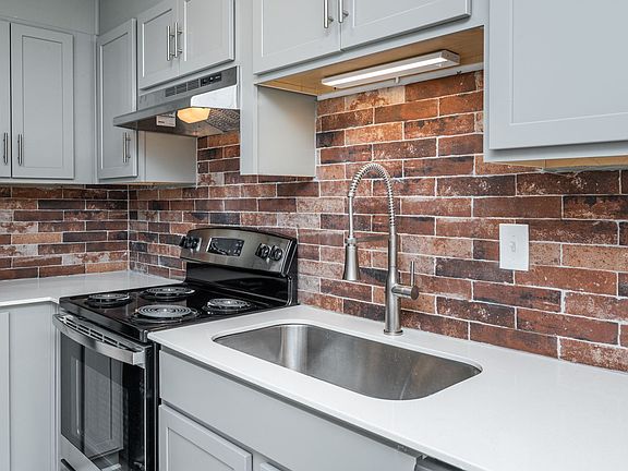 5th image of 2724 Niazuma Ave S #P