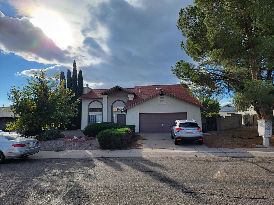 1st image of 2628 Canyon Crest St