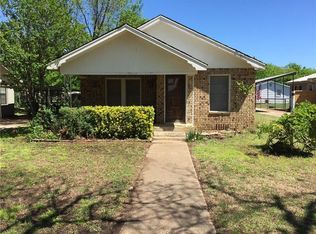825 Kentucky St, Graham, TX 76450