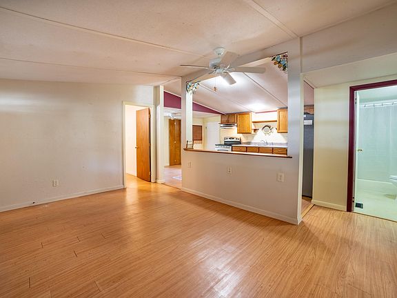 5th image of 3484 Masek Ave