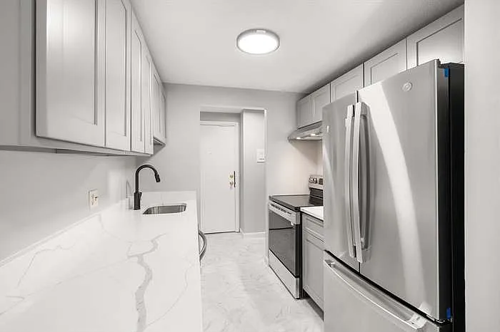 96 Main St #D5 — Photo 3