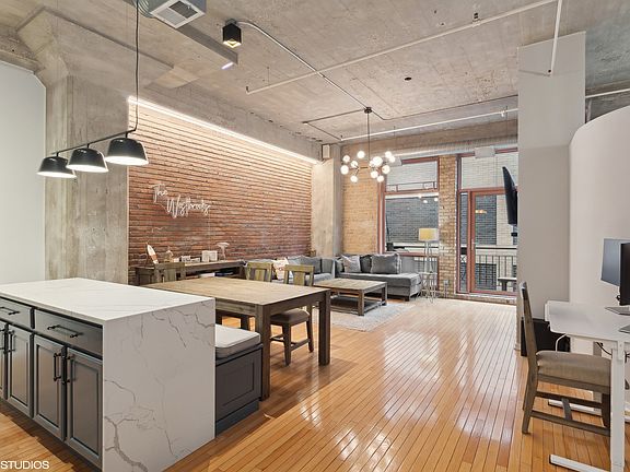 4th image of 360 W Illinois St APT 4G