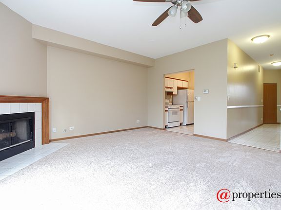 Living Room/Dining