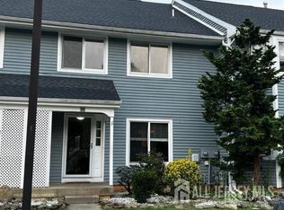 32 Regal Dr, Monmouth Junction, NJ 08852