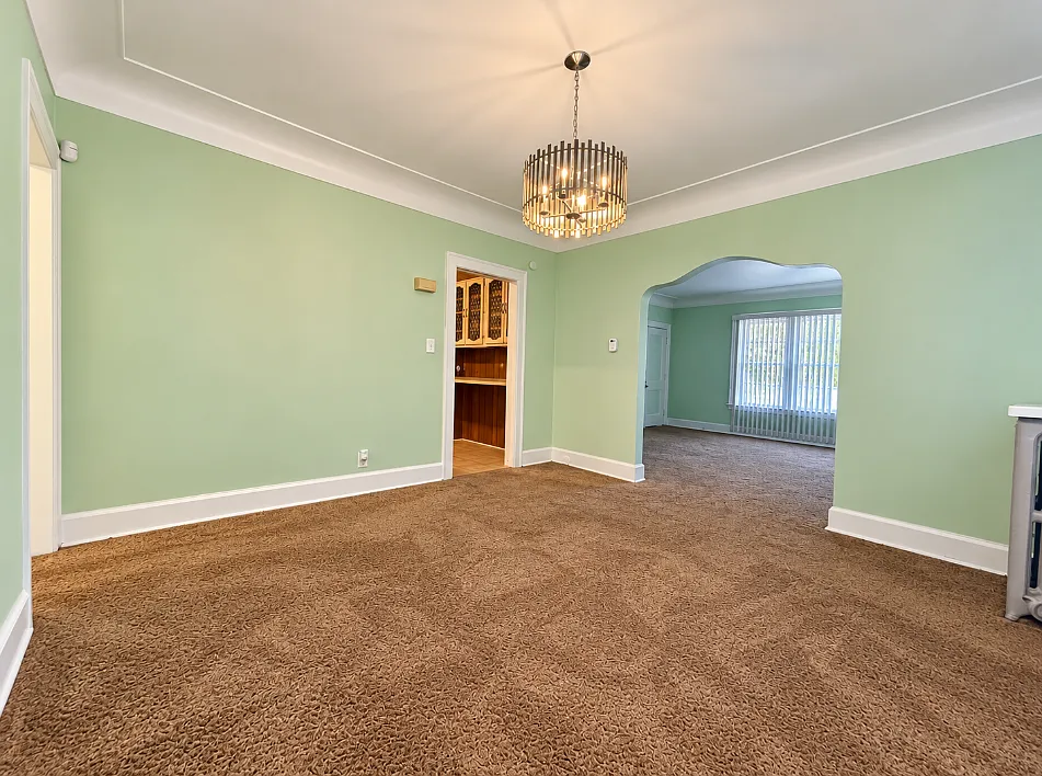 3 bed, 2700 sqft, $1,100 — Photo 3