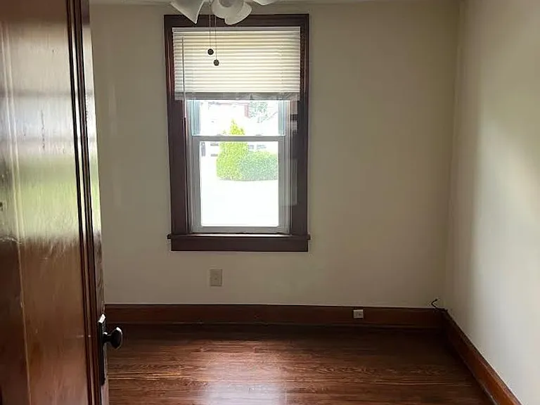 453 E Kline St — Photo 13