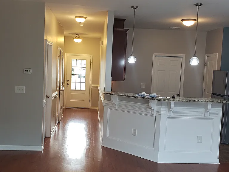 202 Beaconwood Ln — Photo 4