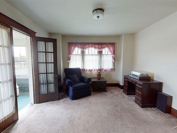 5th image of 1121 W Remington St