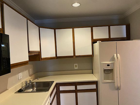4th image of 18403 Guildberry Dr APT 301