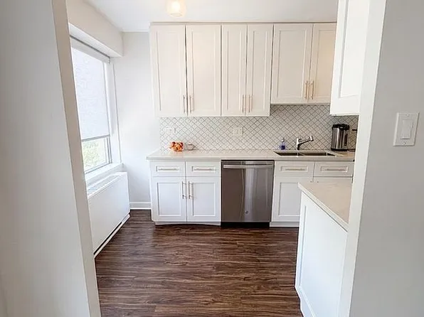 6833 N Kedzie Ave APT 413, Chicago, IL 60645
