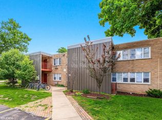 227 Uteg St #2, Crystal Lake, IL 60014