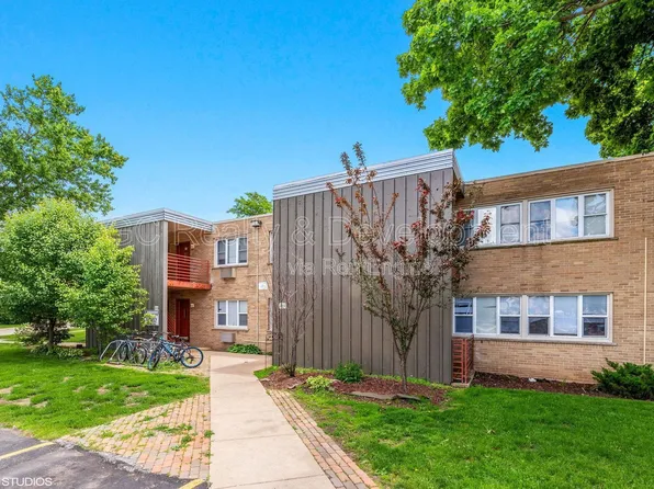 227 Uteg St #2, Crystal Lake, IL 60014