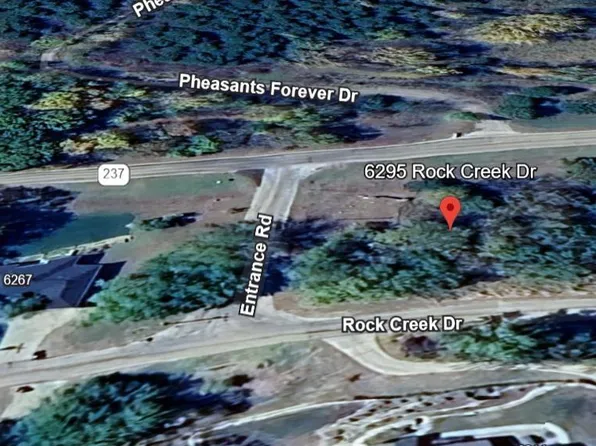 6295 Rock Creek Dr, Ozawkie, KS 66070